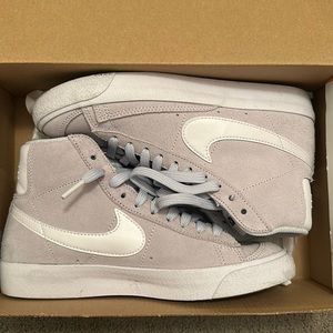 Nike Blazer Mid ‘77 Suede grey